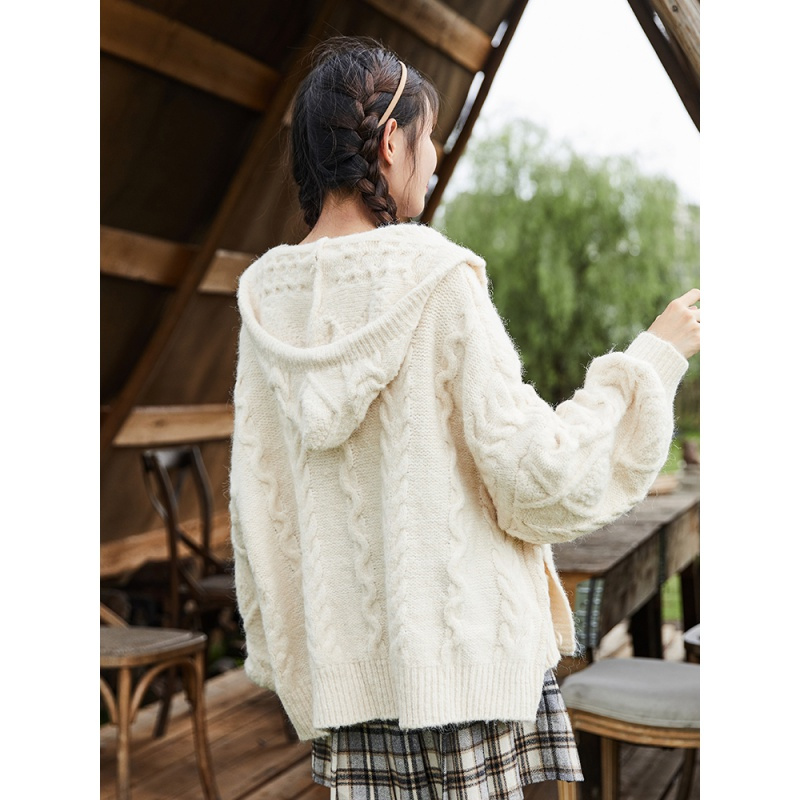 5折价1799元还可叠券唐狮新款早秋冬装毛衣外套女针织衫开衫连帽复古