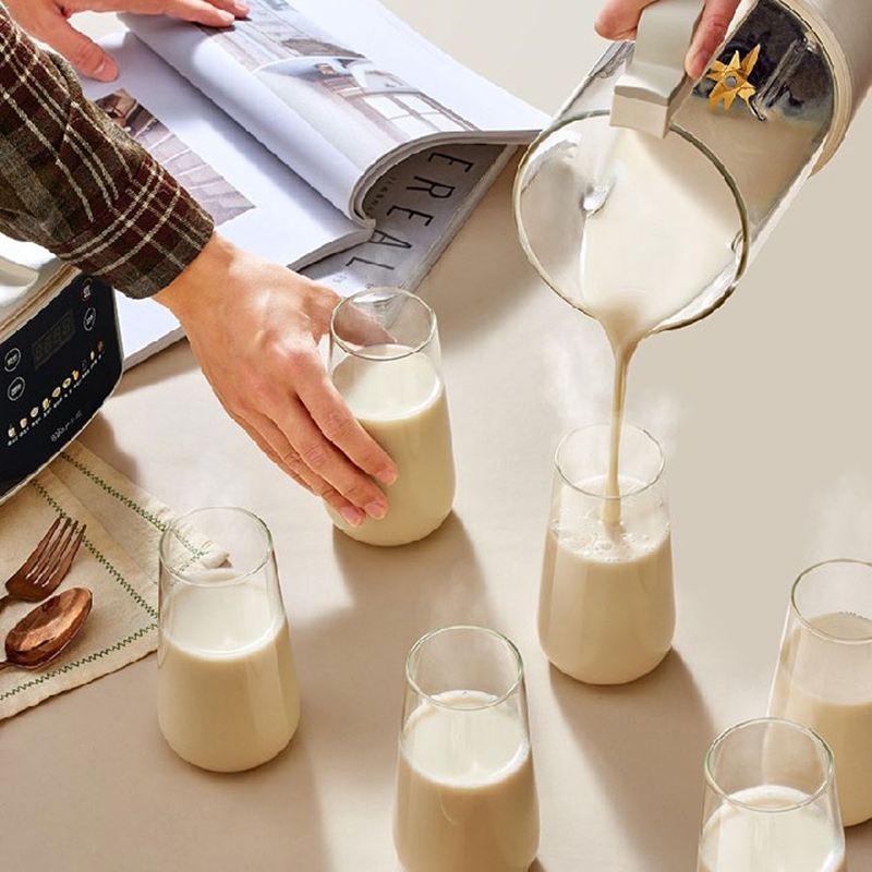 小熊(Bear)PBJ-F14K8 触控 10叶钛金刀 低音降噪 1.5L家用豆浆机 五谷杂粮全自动破壁机高清大图