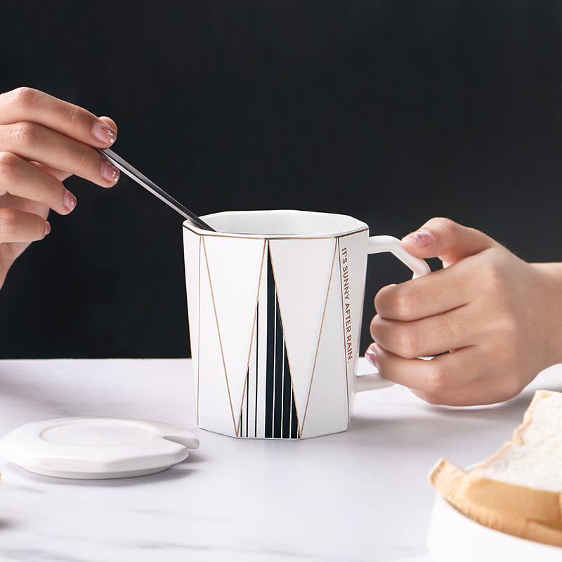 家柏饰(CORATED)创意马克杯北欧个性潮流陶瓷杯子办公室带盖勺家用早餐喝水杯 北欧白-300ml图片