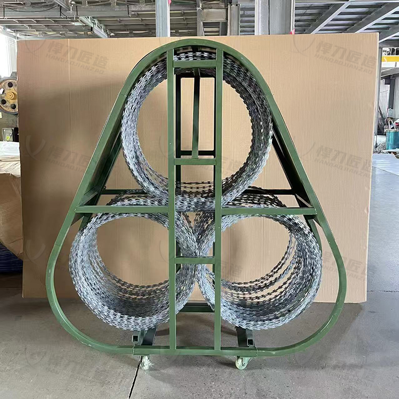 悍刀匠造 防爬网阻隔网三圈马路伸缩封控蛇腹型铁丝网安保 三圈阻隔网(绿色)10米 HDJ-404S-J003L高清大图
