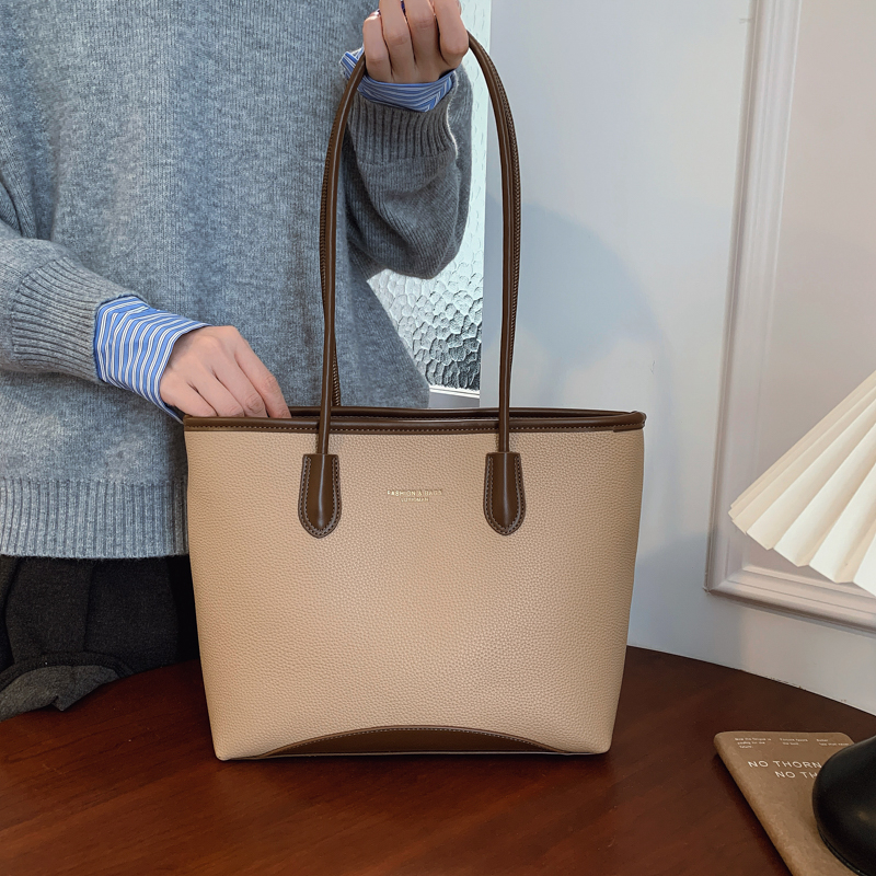 新款女式大容量单肩包 托特包高清大图