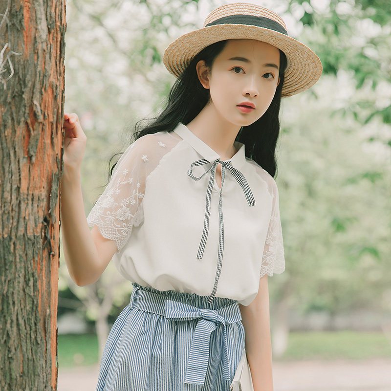 小清新上衣森女系短袖衬衣雪纺衫女夏装新款蕾丝拼接甜美洋气衬衫