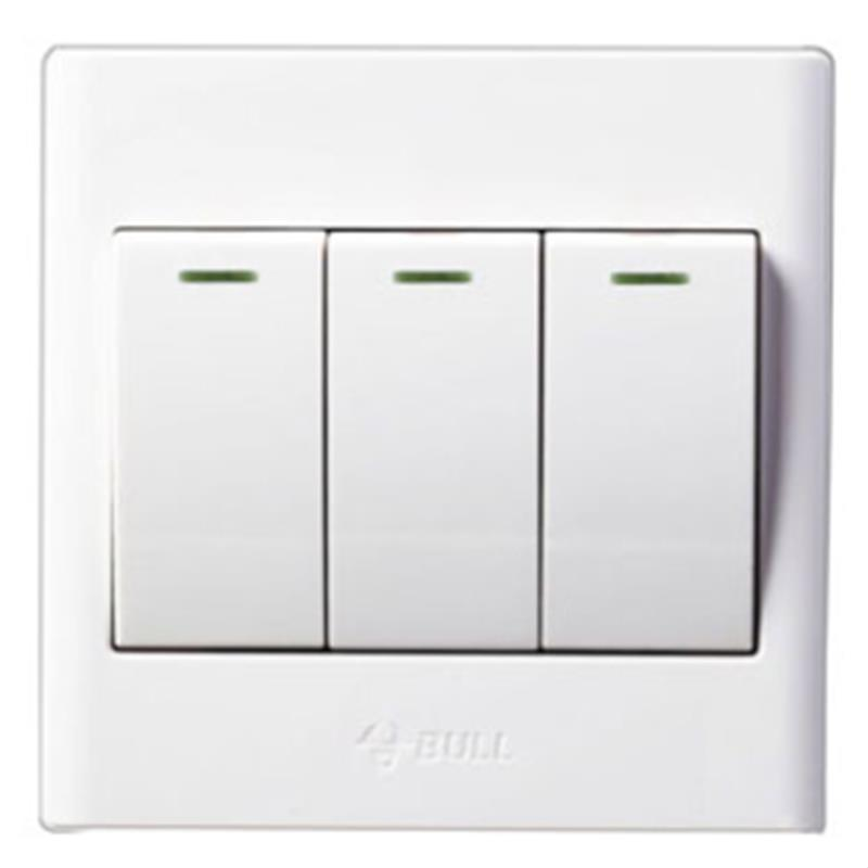 公牛 BULL G06K312C G06三位双控带荧光面板开关 G06K312C(包装数量 1个)