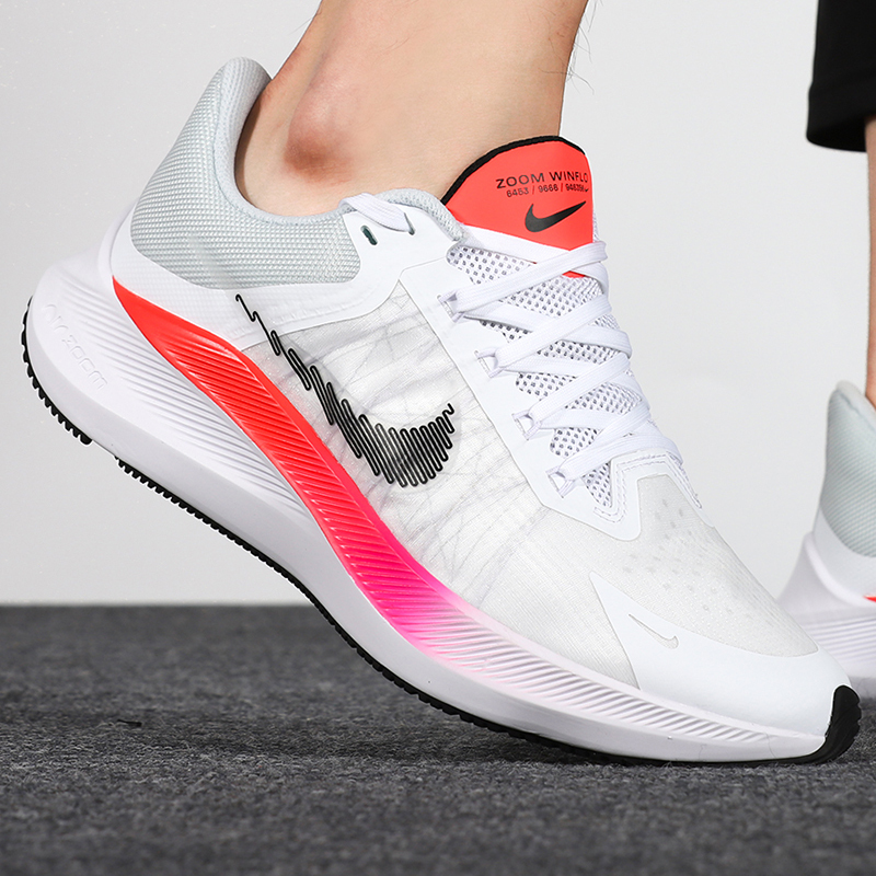 nike耐克旗舰店男鞋冬季新款winflo8气垫运动鞋zoom跑步鞋视频
