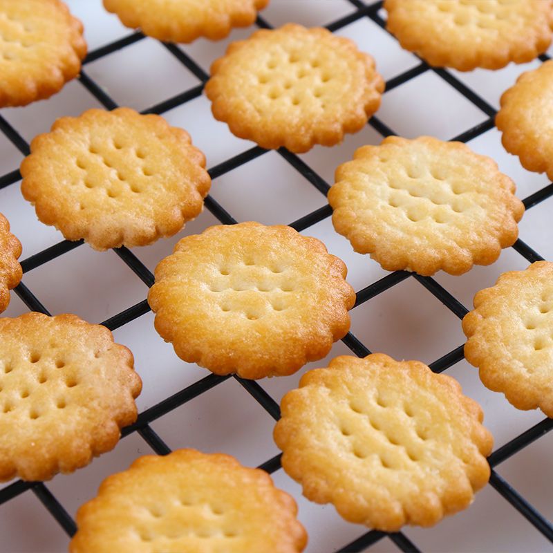 日式小圆饼干海盐小饼干零食小包装独立薄脆咸网红小圆饼代餐饼干