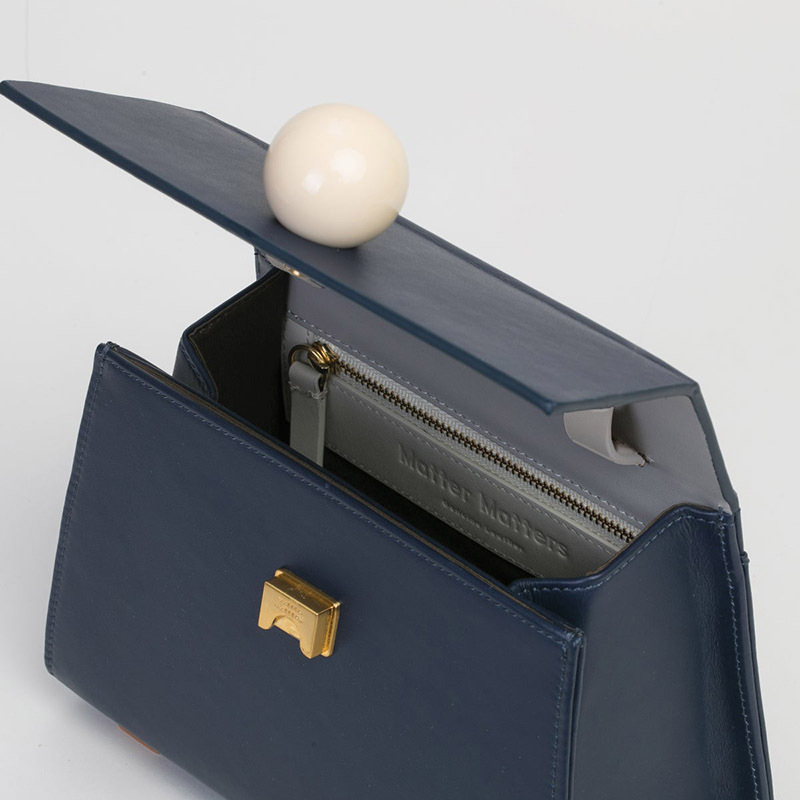MATTER MATTERS GALLERY 牛皮几何造型纯皮小方腰包/单肩斜挎包 藏蓝色