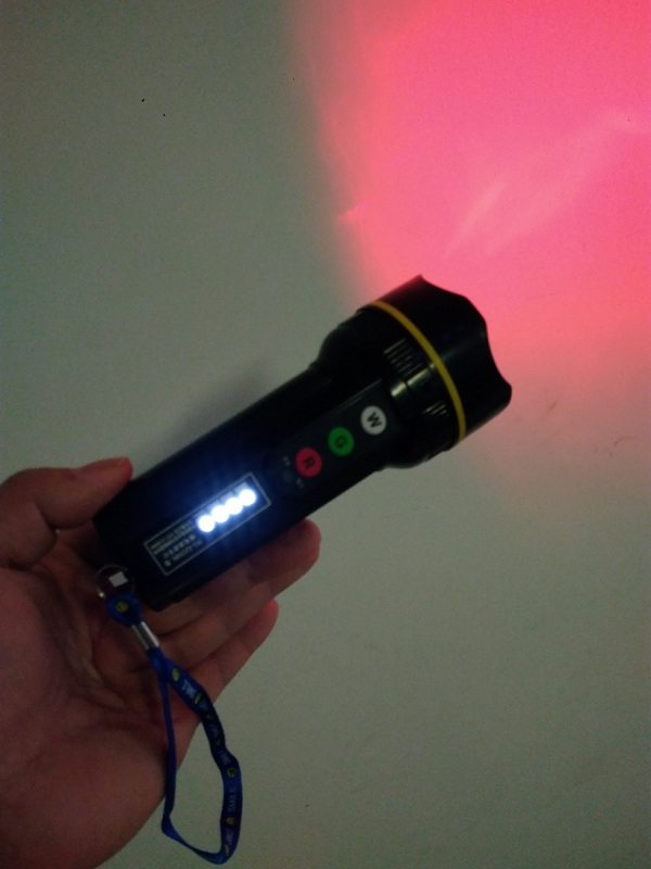 机务红黄白信 号充电电 筒高清大图