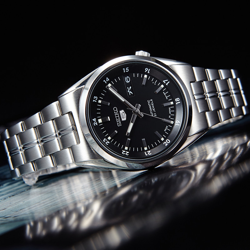 精工(SEIKO)手表 精工5号系列智慧夜光防水商务不锈钢带自动上链机械男表黑色 SNK567J1