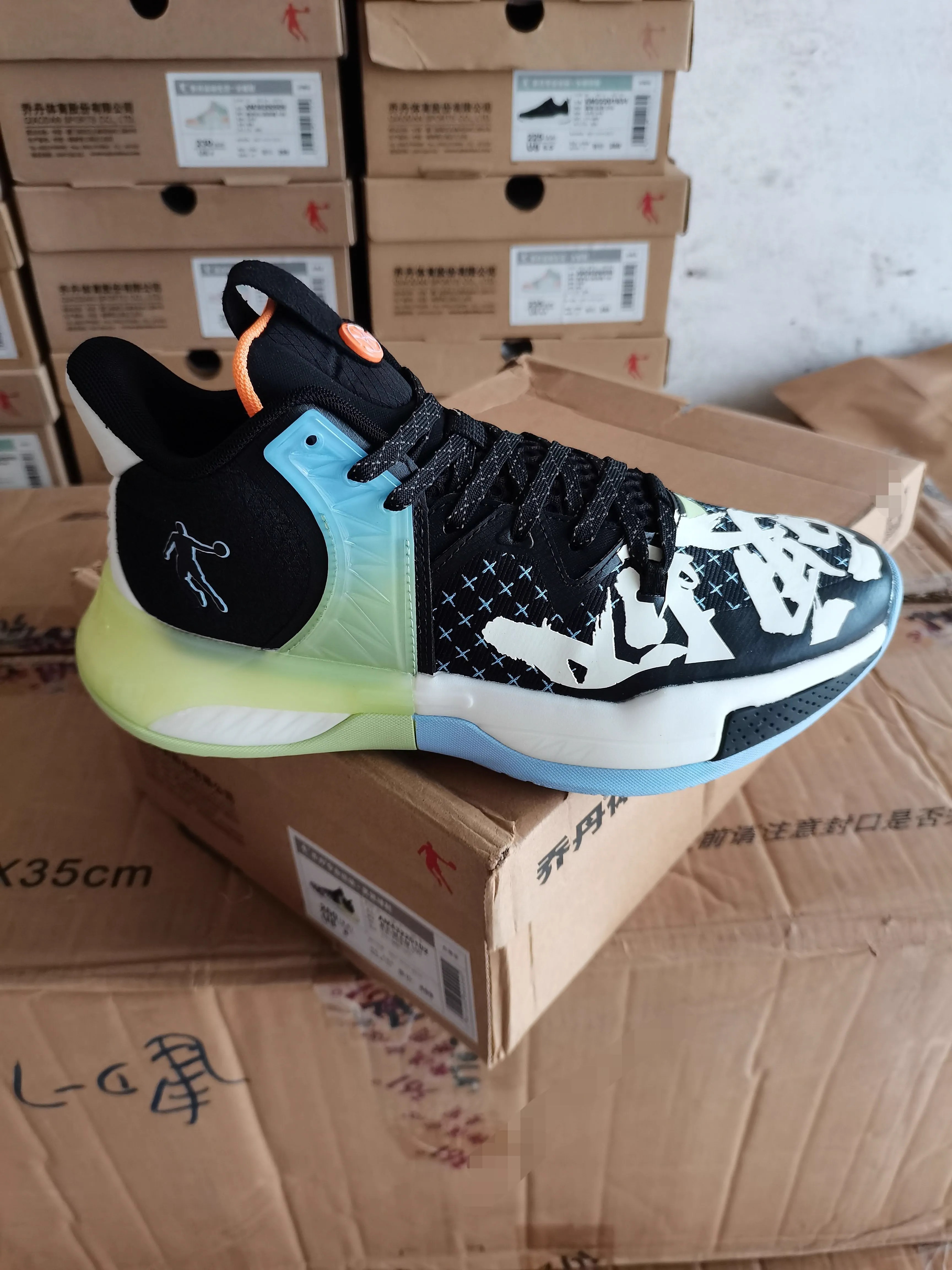 乔丹战戟5代回弹科技篮球鞋男鞋运动鞋男防滑耐磨实战球鞋AM43220102高清大图