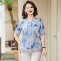 短袖妈妈装上衣中老年女夏季薄款小衫洋气印花中年女T恤衫休闲衣 4XL(建议140-155斤） 蓝色小衫