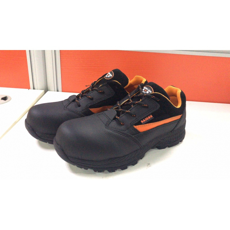 劳保鞋防护功能:保护足趾(防砸),电绝缘,防刺穿,耐酸碱采用优质进口头