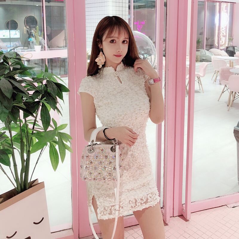 2018夏季新款时尚韩版少女高腰修身显瘦气质潮短款日常文艺连衣裙米白色