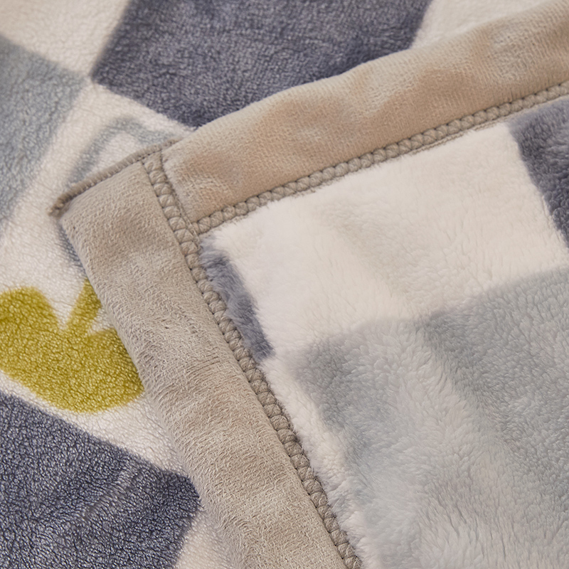 雅鹿 A类牛奶绒保暖毯高清大图