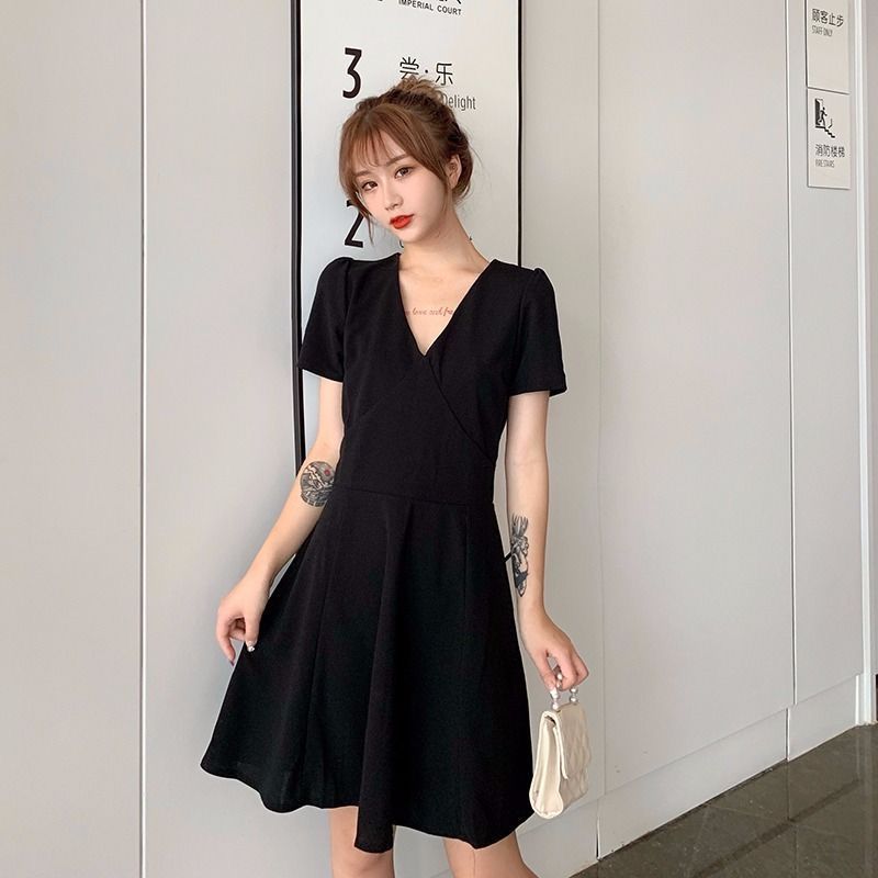 2020新款夏季大码女装小黑裙修身显瘦v领a字裙短袖胖妹妹连衣裙女臻依