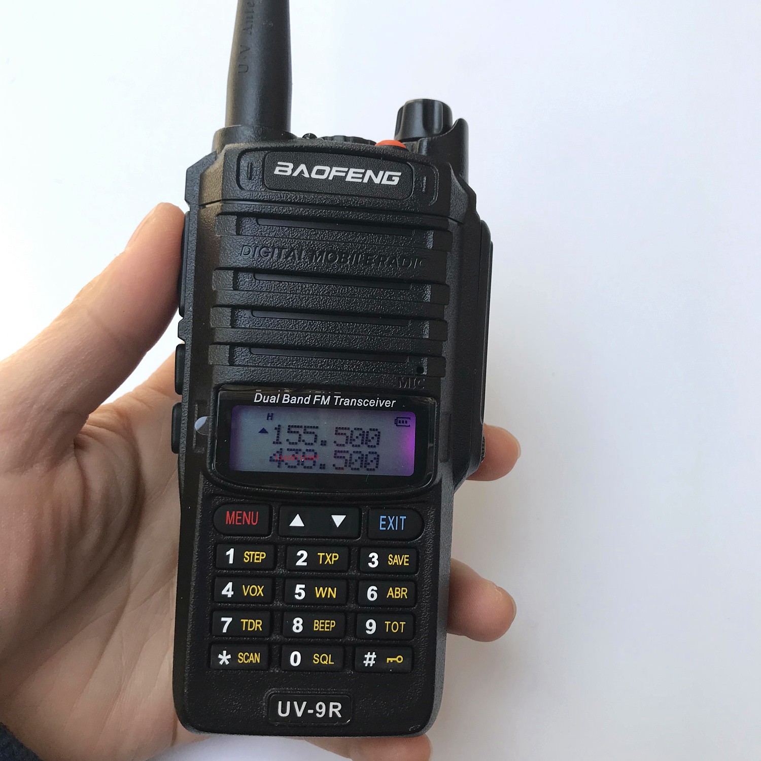 宝锋 UV-9R 大功率对讲机高清大图