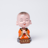 适用于新款小和尚汽车饰品车载可爱卡通公仔创意小车摆件一生平安