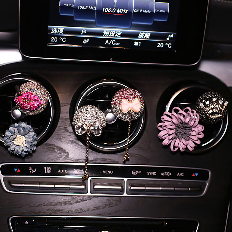 敬平车载香水出风口装饰女 车内汽车空调香薰内饰摆件 车上装饰品