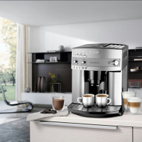 德龙(Delonghi)ESAM3200.S全自动咖啡机 卡布奇诺蒸汽奶泡系统 现磨高压萃取 意式浓缩家用办公室咖啡机