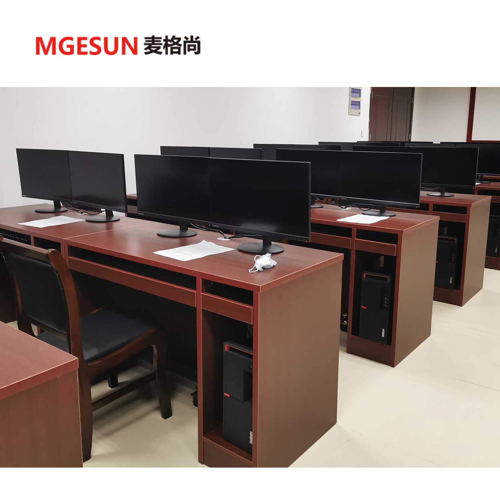 麦格尚 简约现代桌子 单人办公桌高清大图
