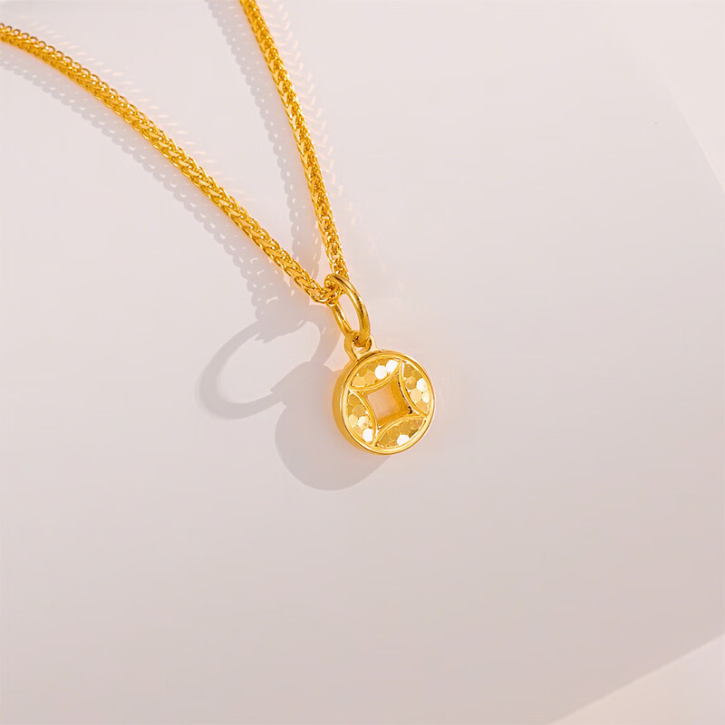 周大福小鼻嘎爆闪鱼鳞铜钱币足金黄金吊坠计价女款(工费180)EOF1966礼物高清大图