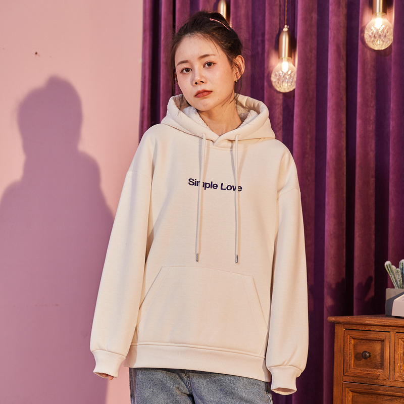 唐狮春新款套头连帽卫衣女胸前印花字母大口袋宽松休闲