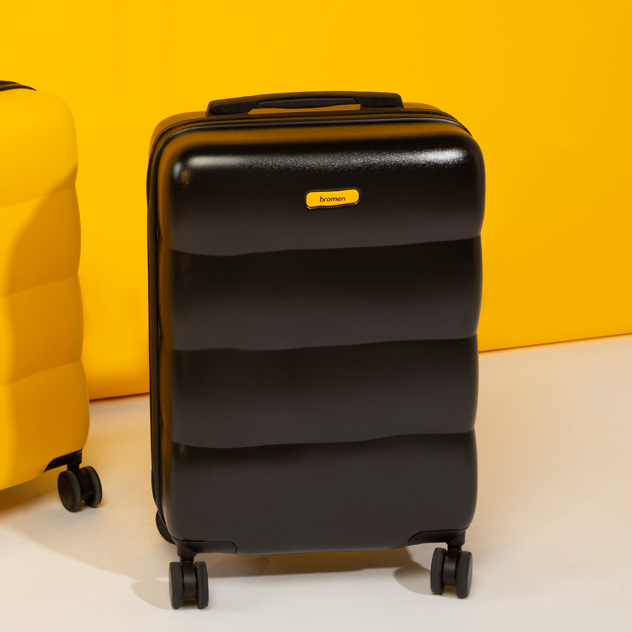 不莱玫迪士尼联名行李箱女小型20寸米奇拉杆箱旅行箱万向轮登机箱视频