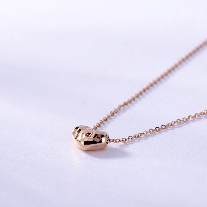 周大生彩金项链女心形套链心语新款玫瑰金锁骨链18k彩金吊坠