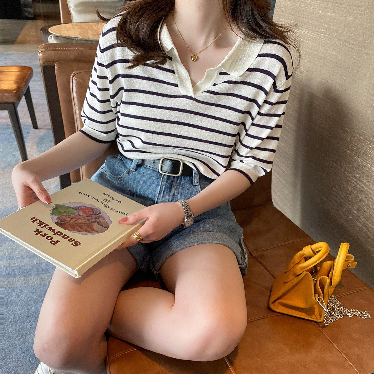 [1折价29.9元叠加优惠券]唐狮夏季女式针织衫V领条纹上衣t恤冰丝凉感撞色条纹时尚潮高清大图