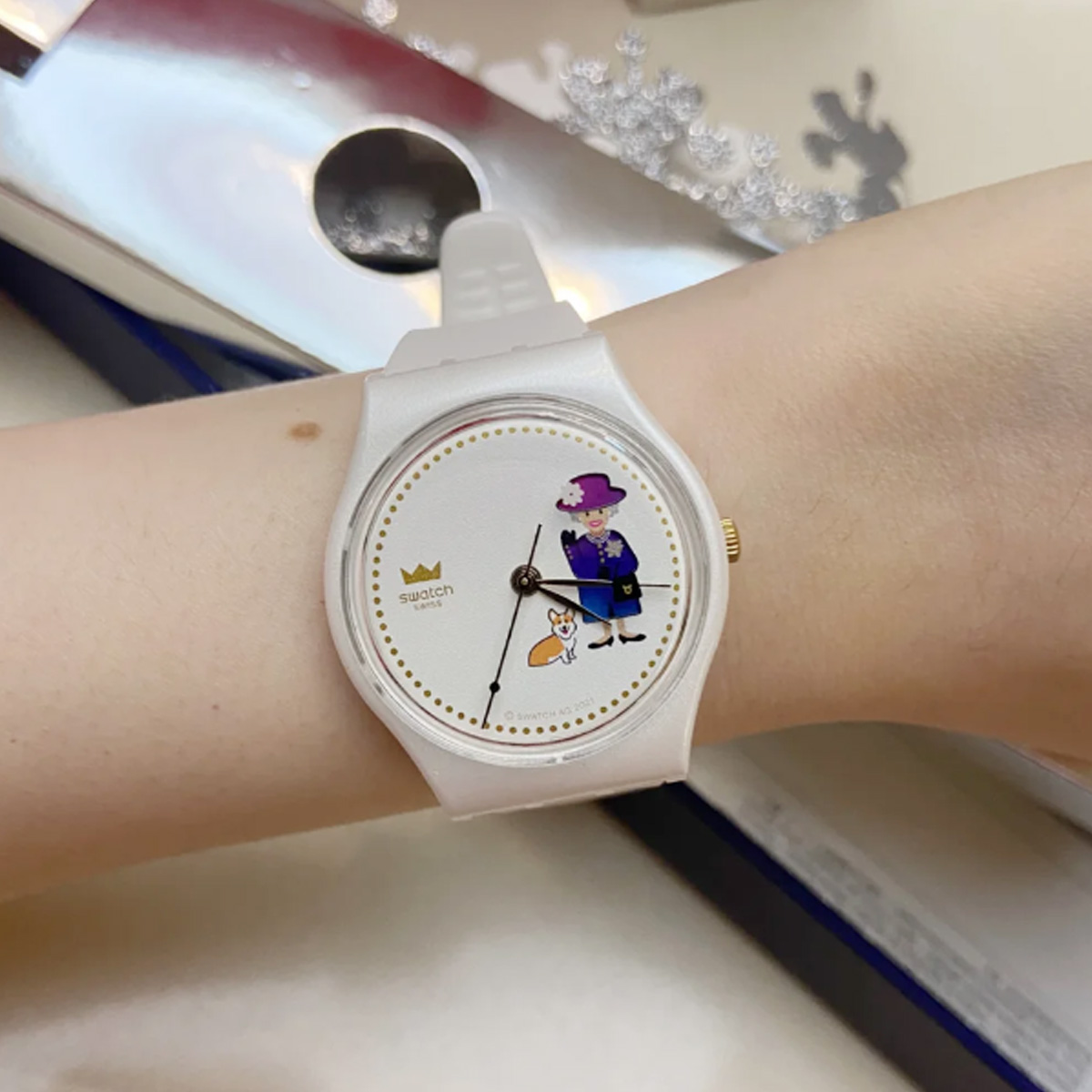 Swatch斯沃琪瑞士手表QUEEN JUBILEE系列 女王的庆典石英表