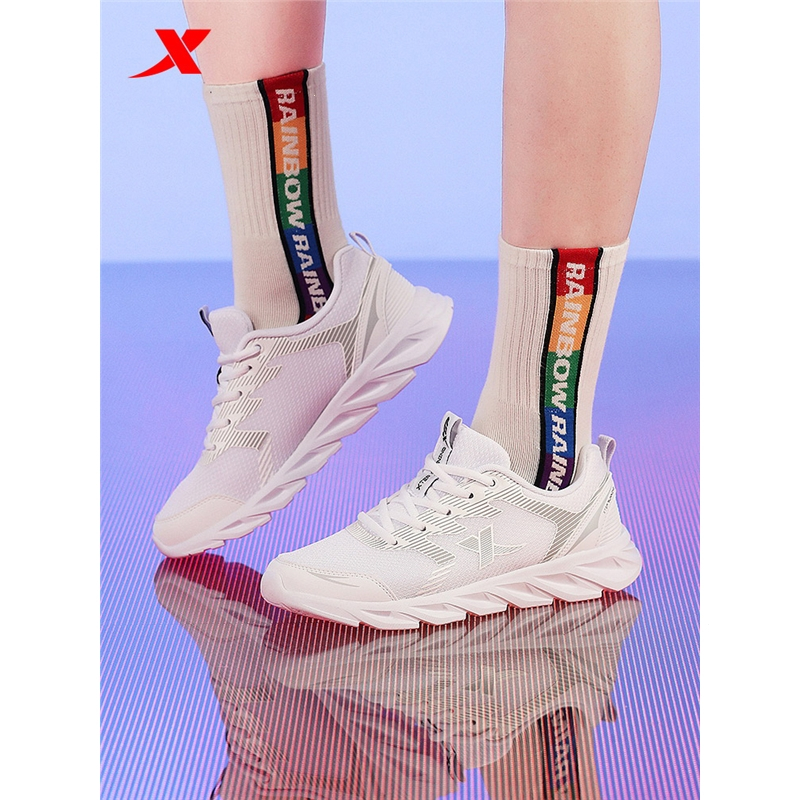 特步xtep女鞋减震跑步鞋2021夏季轻便休闲鞋网面透气运动鞋女跑鞋鞋子