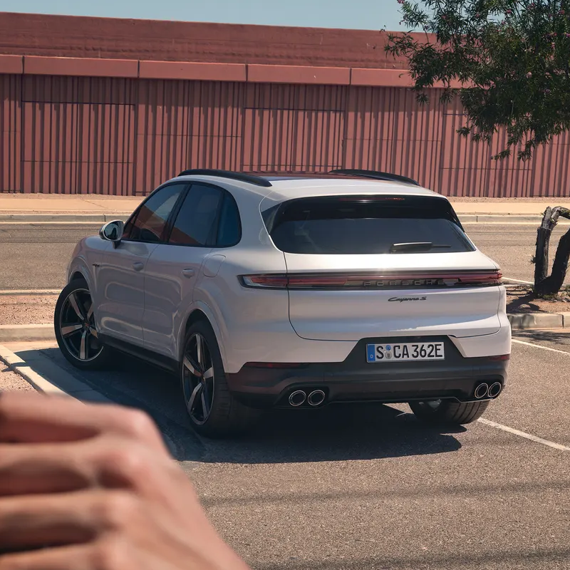 保时捷 卡宴Cayenne 2024款 加版 3.0T豪华增强版 中大型SUV 豪华