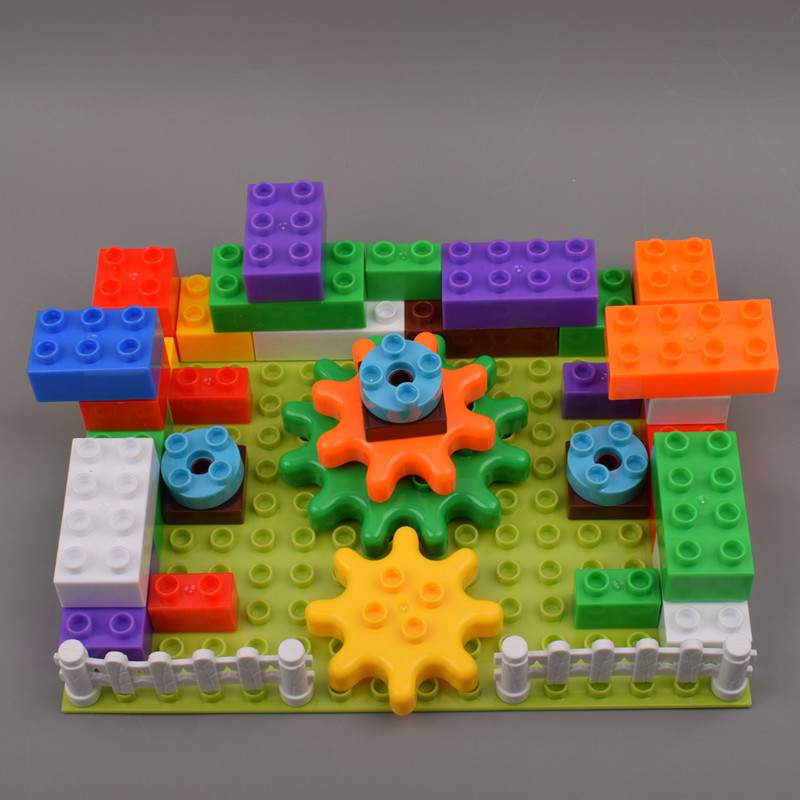 塑料拼插大小颗粒带底板积木男女孩拼装幼儿园拼搭玩具奇艺积木