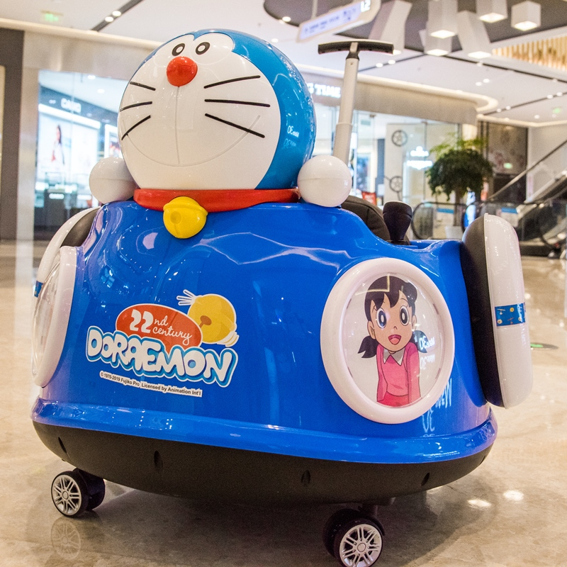 哆啦a梦儿童车电动四轮摇摇车宝宝小孩遥控玩具汽车可坐人摩托车视频