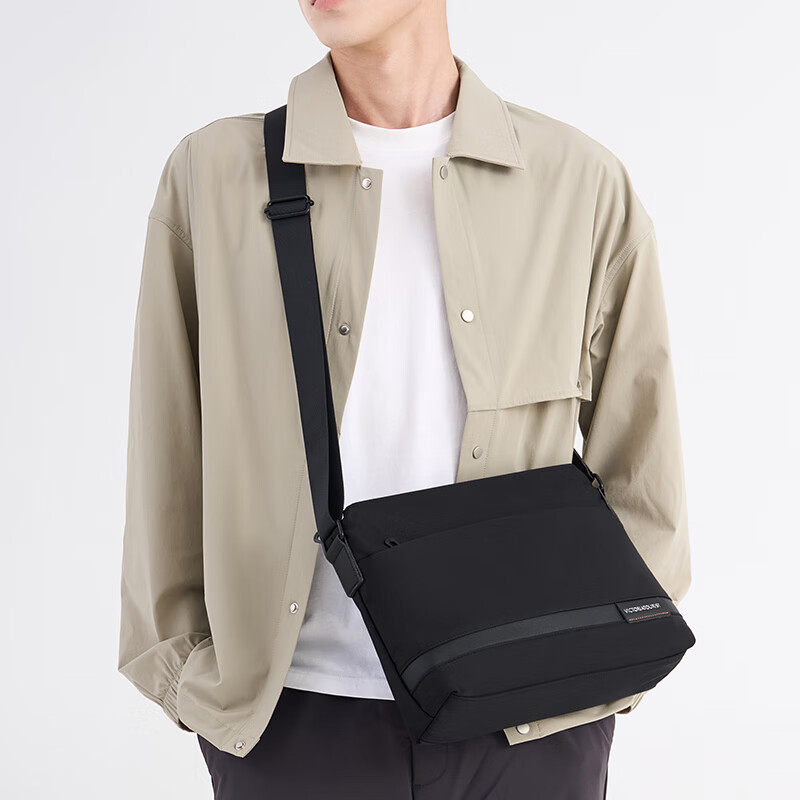 维多利亚旅行者大容量轻便大容量斜挎包单肩差包a519黑色