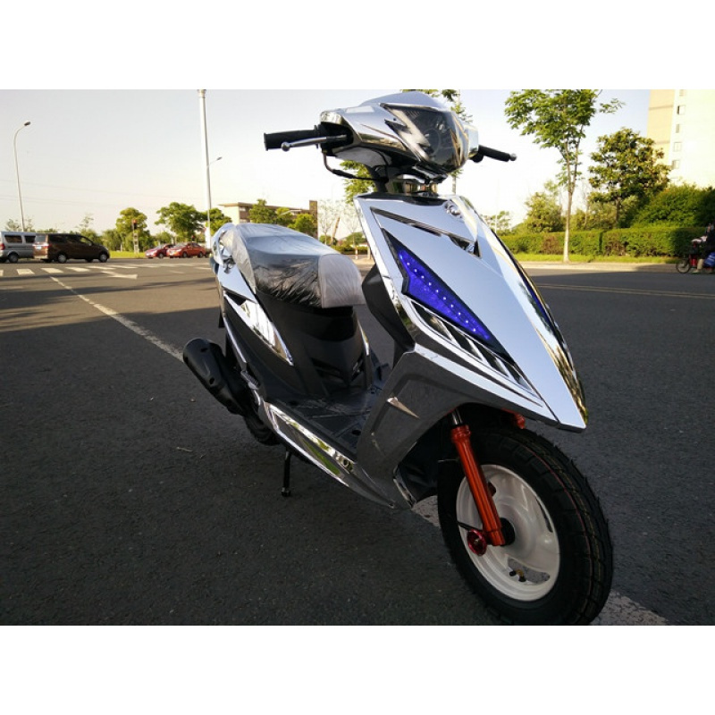 改装鬼火摩托车125cc战速迅鹰小龟王踏板燃油摩托车整车可上牌电镀银