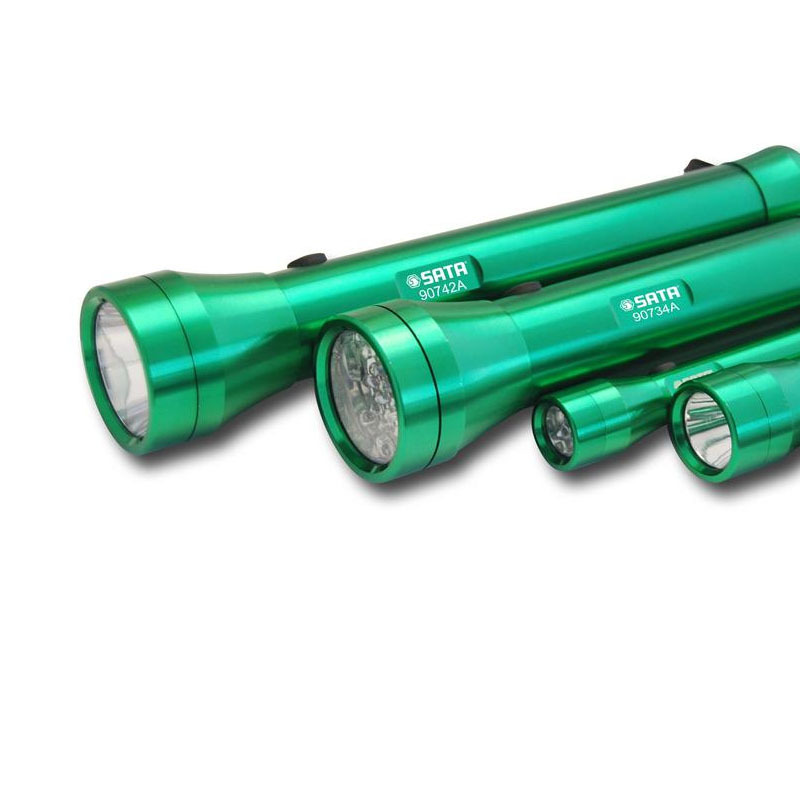世达 铝合金远射手电筒3w 3节7号电池 绿色90741A