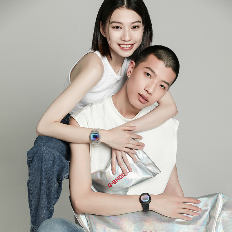 CASIO旗舰店卡西欧手表女G-SHOCK半透明彩虹镭射八王子八角夏日炫彩ins日韩电子运动女表DW-5600SRS
