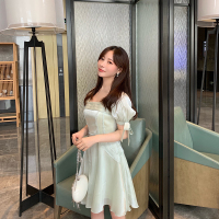 2019新款夏名媛气质方领蝴蝶结小清新纯色短袖收腰连衣裙