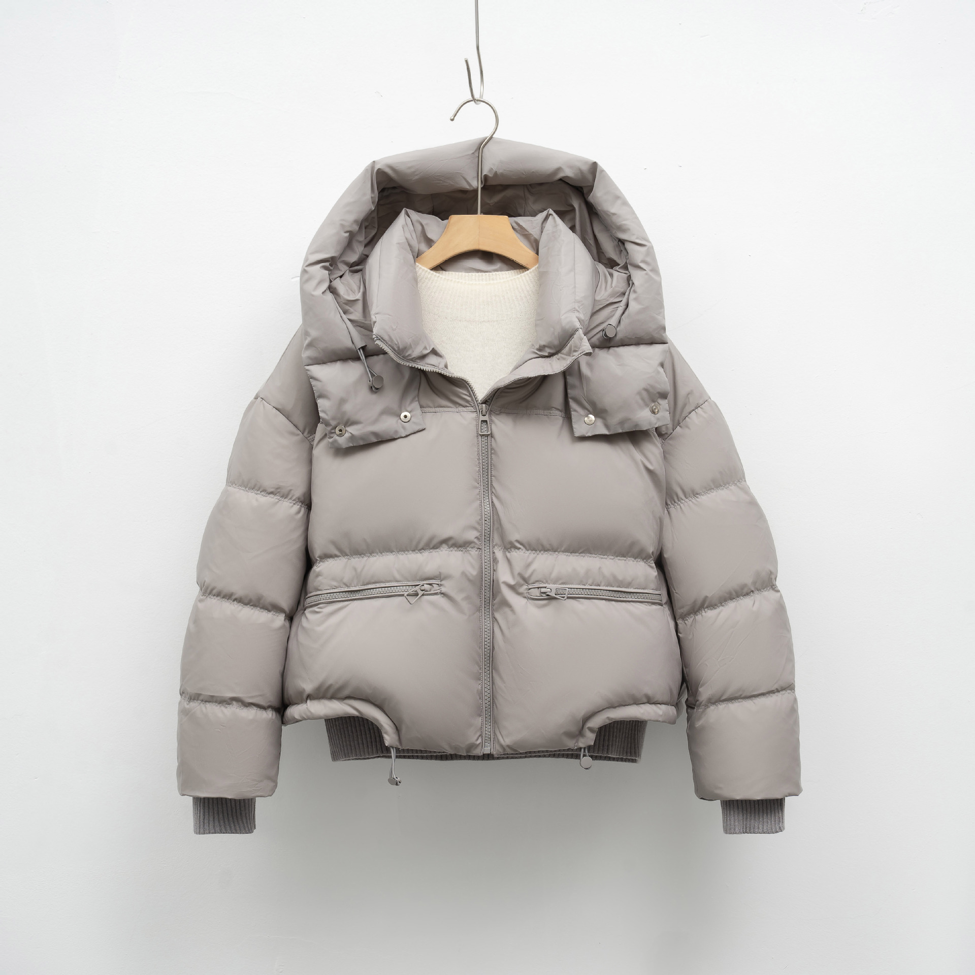 短款冬季白鸭绒时尚简约面包服加厚保暖蓬松外套羽绒服女高清大图