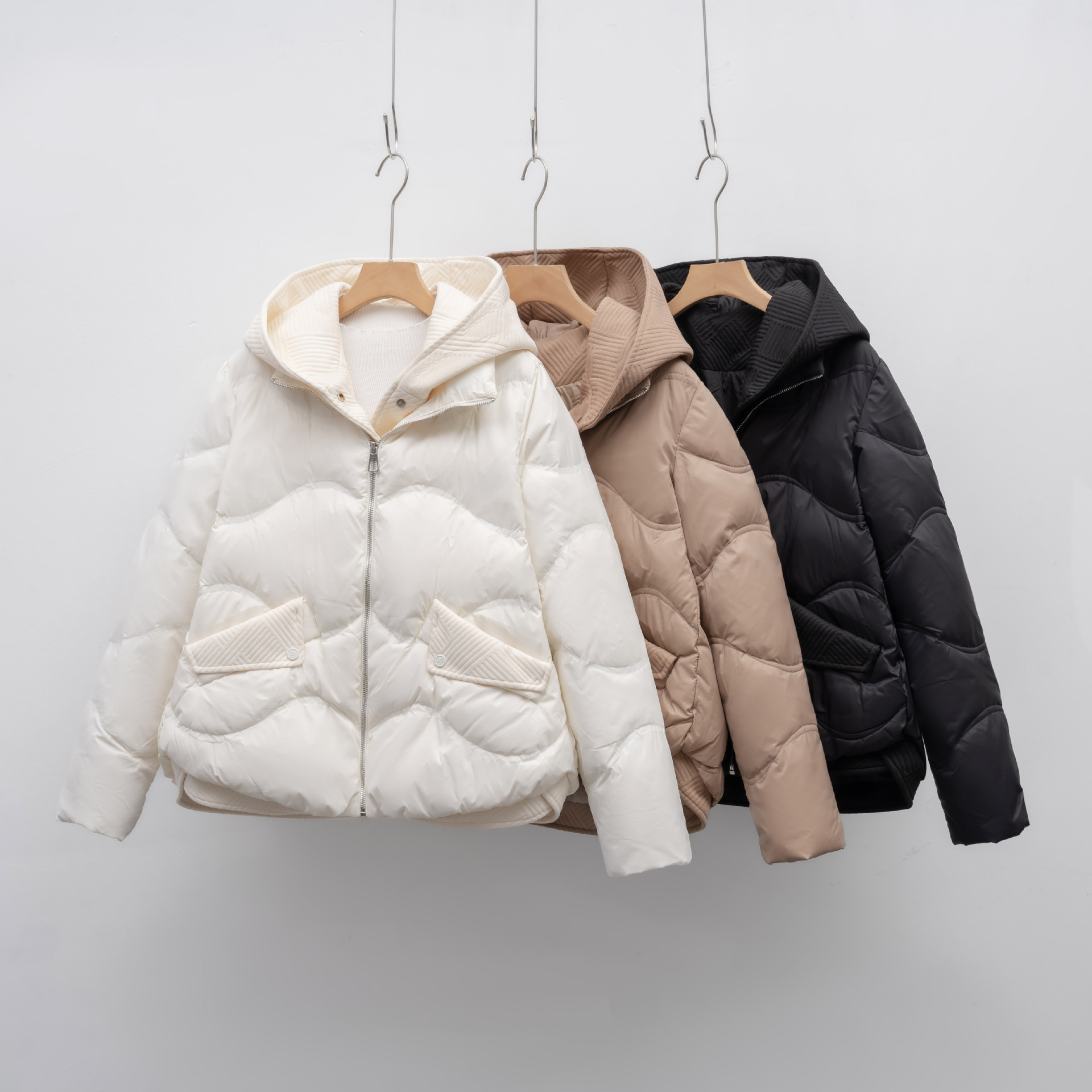 拼接假两件连帽羽绒服女冬季新款保暖休闲面包服潮外套高清大图