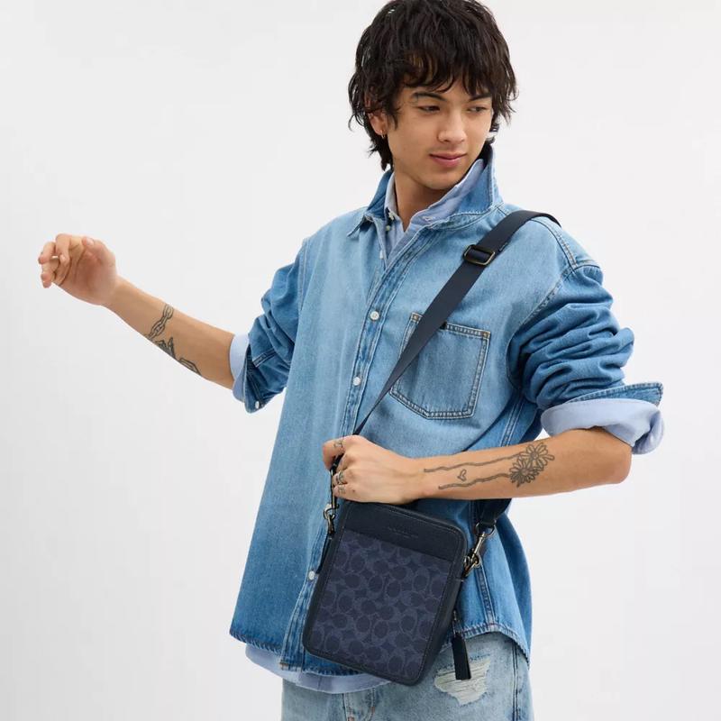 COACH/蔻驰多功能通勤邮差包男士斜挎包可调节防水商务帆布手提单高清大图