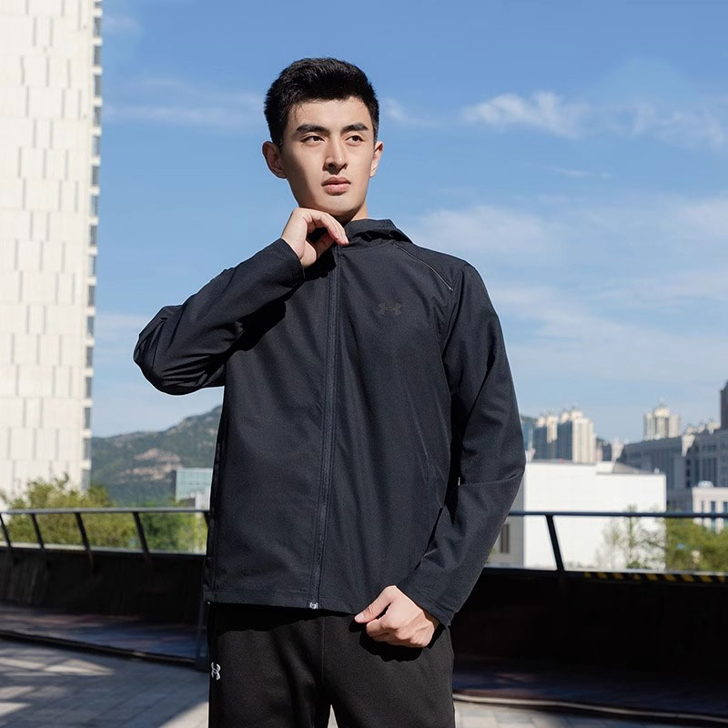 UA安德玛男装新款运动夹克连帽跑步健身训练外套1376795-001 ZP高清大图
