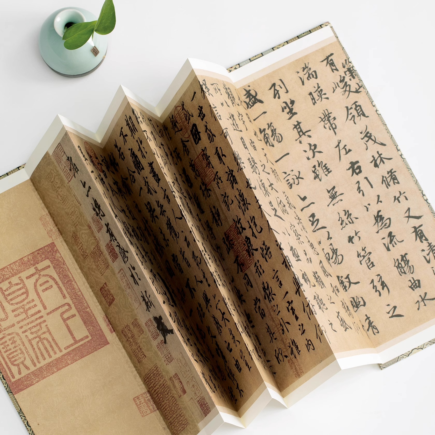 [正版]王羲之兰亭序历代书法名帖经折装系列王羲之行书简体释文毛笔书法字帖经折页装订携带方便便于临写本帖可以让您领悟章法高清大图