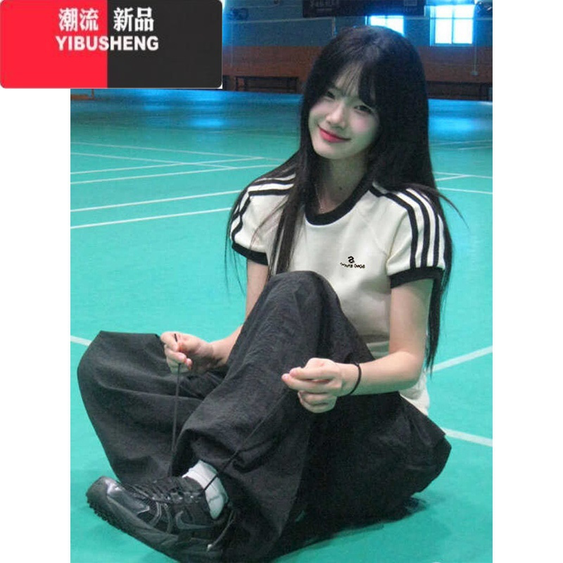 YIBUSHENG设计感小众三条杠刺绣短袖T恤女辣妹短款修身显瘦体恤上衣