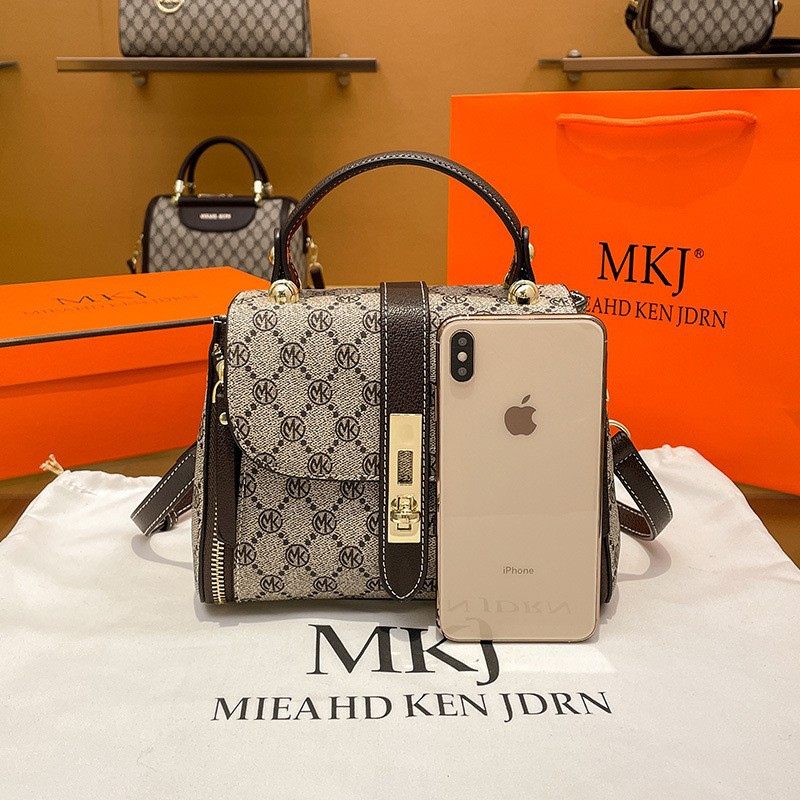 MKJ专柜正品欧美复古包包女2023新款水桶包洋气轻奢品字母手提斜挎包百搭单肩包小方包高清大图