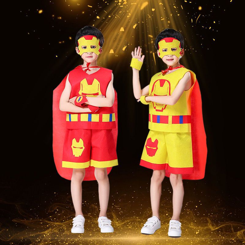 幼儿园儿童环保时装秀手工材料创意服装亲子走秀男童钢铁侠