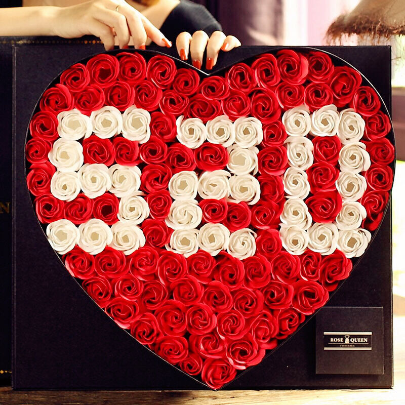 送女朋友玫瑰花写什么比较好(送给女朋友玫瑰花它的含义是什么)