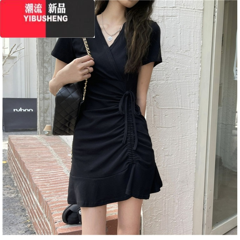YIBUSHENG韩范大码紧身v领抽绳黑色包臀连衣裙小个子不规则收腰鱼尾裙短裙