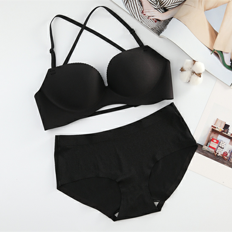 少女黑色美背挂脖文胸光面无痕拢胸罩露背性感交叉肩带内衣套装