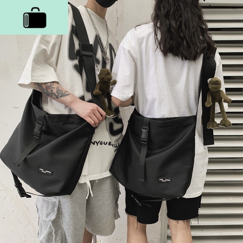 斜挎包潮牌工装包男女日系邮差包休闲单肩包暗黑系背包潮NEW LAKE男士斜挎包高清大图